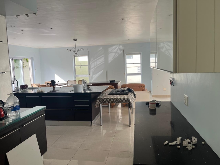 To Let 4 Bedroom Property for Rent in Big Bay Western Cape